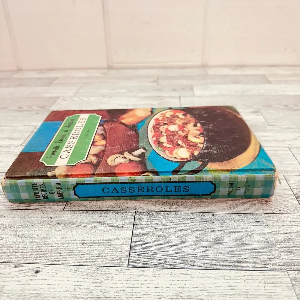 Casseroles Favorite Recipes of America‎ HC Cookbook Vtg 1966 + Clippings